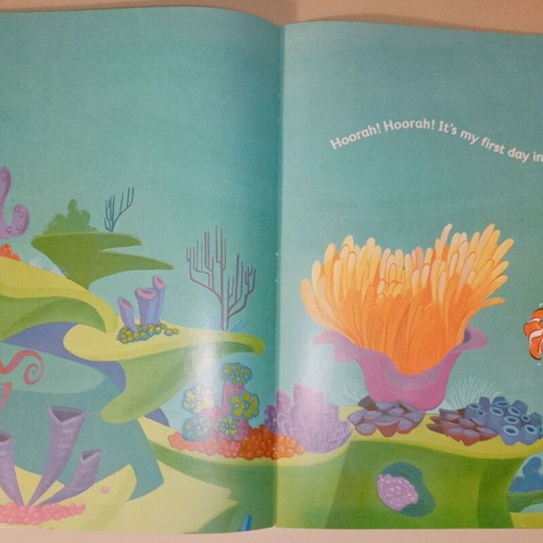 Finding Nemo Reader Pearson English Kids Readers Level 1 like new