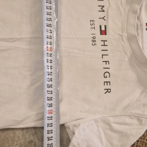 Tommy Hilfiger kids t shirt like new, white