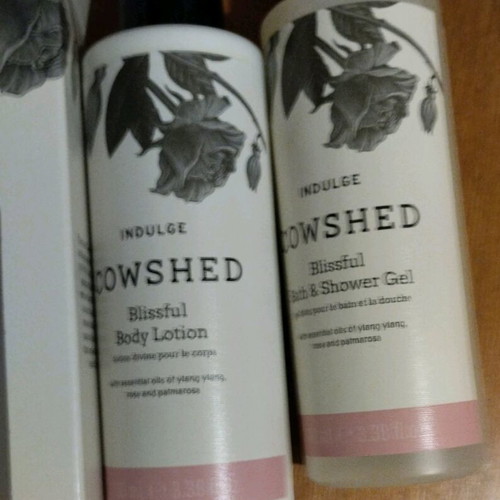 Cowshed Indulge Blissful Treats Duo gift set with shower gel and body lotion new