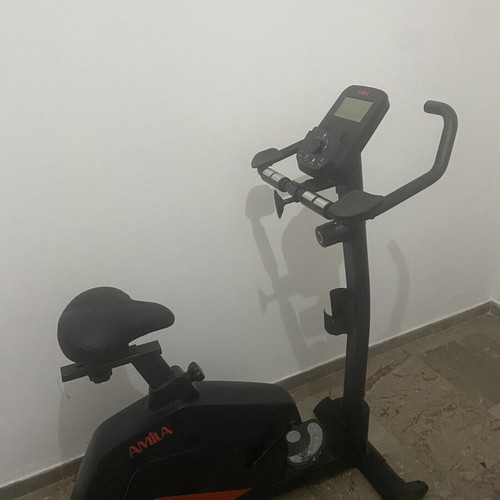Amila stationary bike like new, professional
