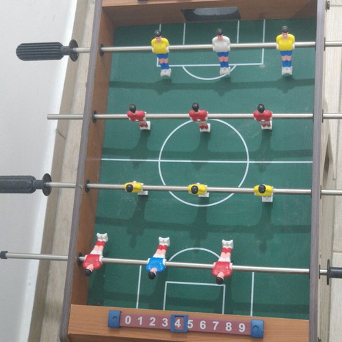 Foosball table game, missing ball