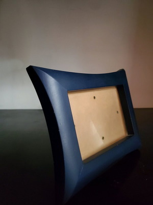 Κορνίζα συλλεκτική ξύλινη μεταχειρισμένη της δεκαετίας του 70