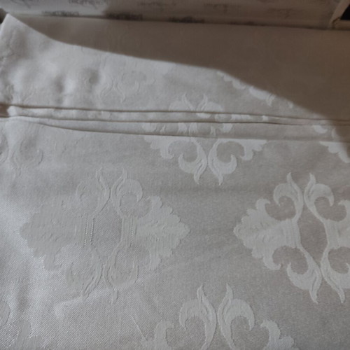 Palamaiki tablecloth and napkin set for 12, new