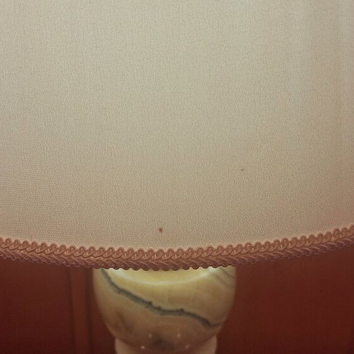 Vintage table lamp like new with alabaster or onyx base