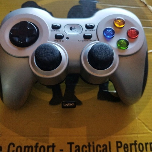 Logitech F710 wireless game PC controller like new