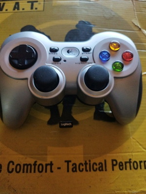 Logitech F710 wireless game PC controller like new