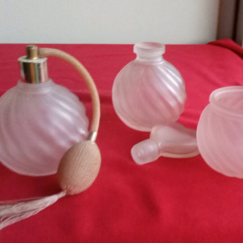 Vintage pink opaline toilet set like new, 3 pieces
