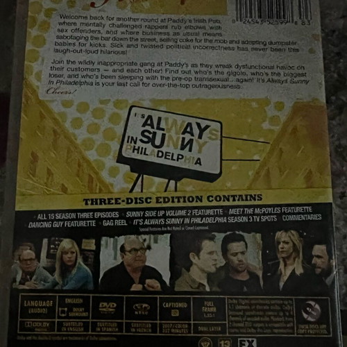 Its Always Sunny In Philadelphia Season 3 Boxset like new with English subtitles