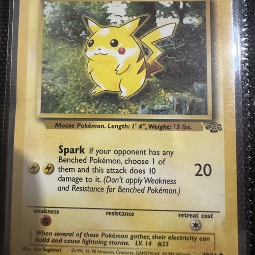 Pikachu 60/64 Jungle vintage Pokémon card like new