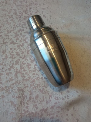 Nescafé Azera shaker for coffee or cocktails