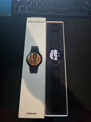 Samsung Galaxy Watch 4 44mm like new with NFC, WiFi, Bluetooth