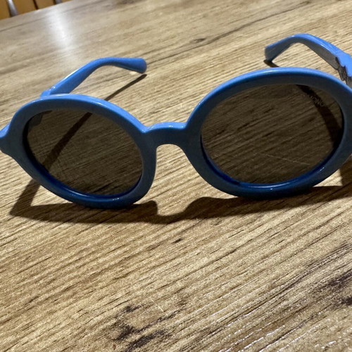 Komono Kids Sunglasses like new, blue