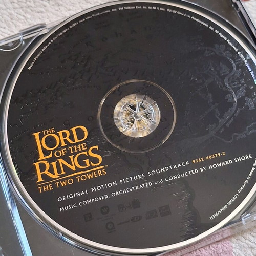 The Lord of the Rings: The Two Towers CD like new, original soundtrack