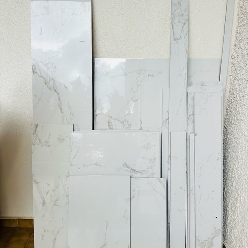 White tiles of excellent quality, 23 pieces, new