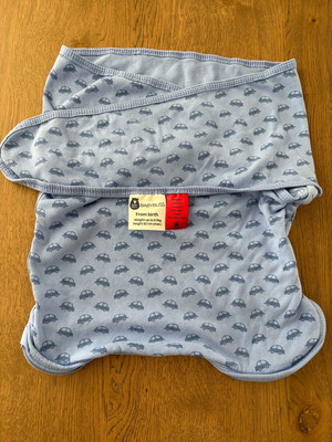 BlissSnug Swaddle Set of 2 Blue Cars like new, organic cotton
