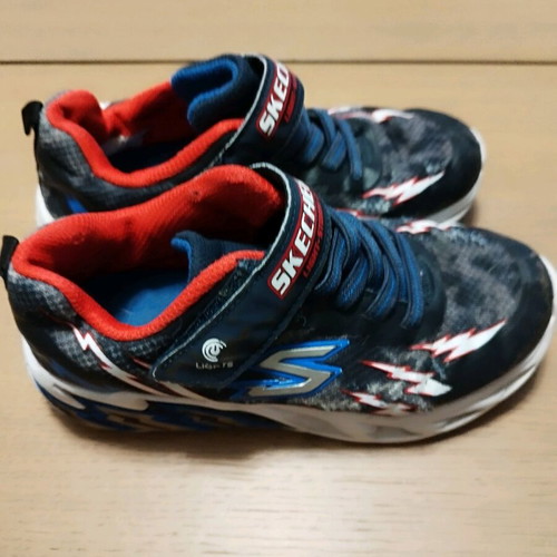 Αθλητικά παπούτσια Skechers για αγόρι νούμερο 32, σαν καινούργια