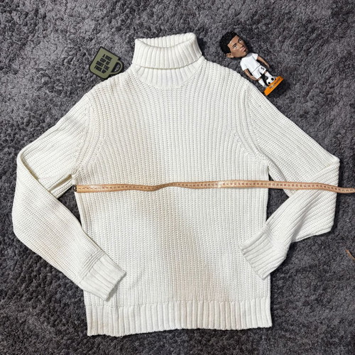Bershka White Wool Turtleneck Sweater like new, size M