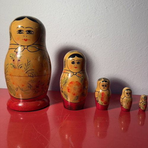 Babushka doll complete, 18 cm, like new
