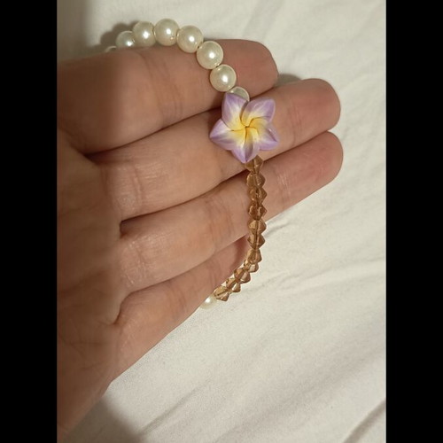 Bracelet with pearls, beads and purple flower like new