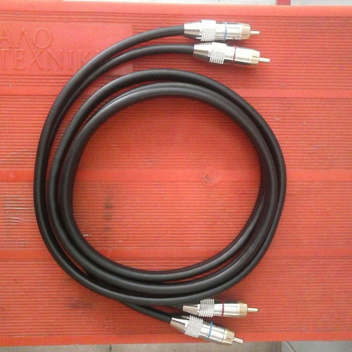 2 x RCA male to 2 x RCA male High Quality 1.5 meter cable