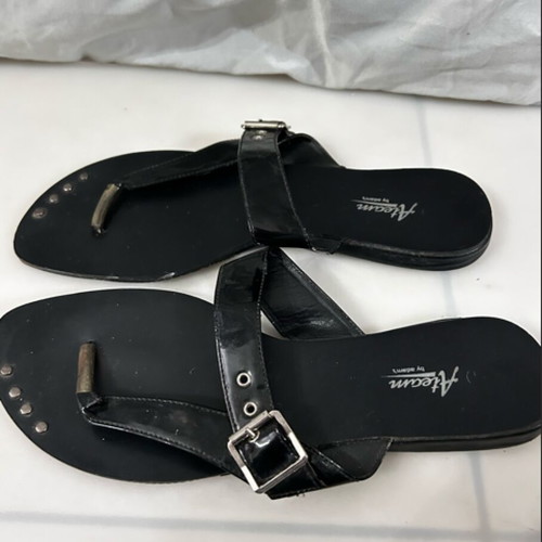 Women's black sandals used, size 40