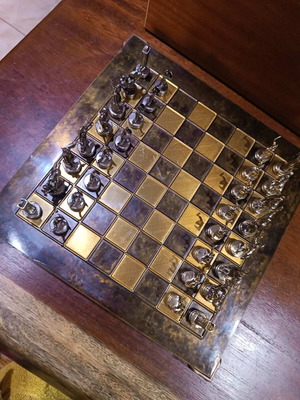 Χειροποίητο σκάκι Ελληνική Μυθολογία μεταχειρισμένο με χρυσά και ασημένια πιόνια