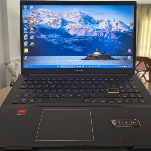 Asus VivoBook 15 M513UA Ryzen 5 5500u 16GB 1TB SSD Windows 11 Pro like new