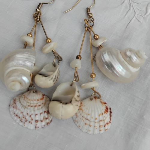 Boho earrings set of 2 with natural shells like new