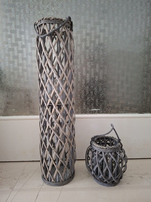 Wooden decorative lanterns like new, pack