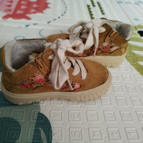 Winter girls boots used, size 22, with side zipper