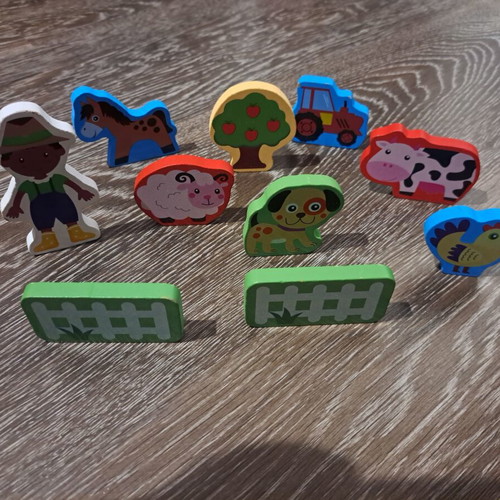Wooden Construction Blocks Set mixed farm figures 10 pcs like new