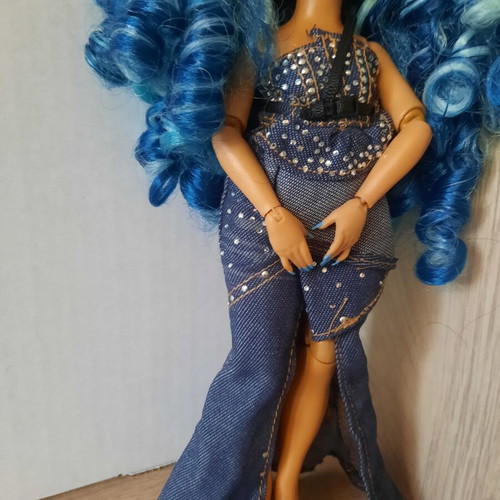 Rainbow High Fantastic Fashion Skyler Bradshaw doll like new, no shoes