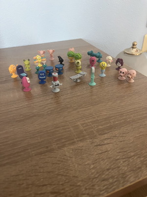 Ser Stikeez suction cup figures set, like new, 28 pieces