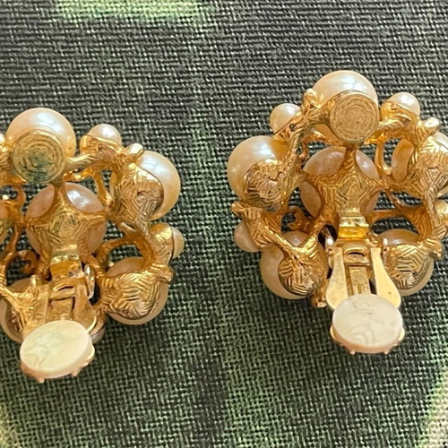 Custom Jewellery vintage earrings with pearls like new
