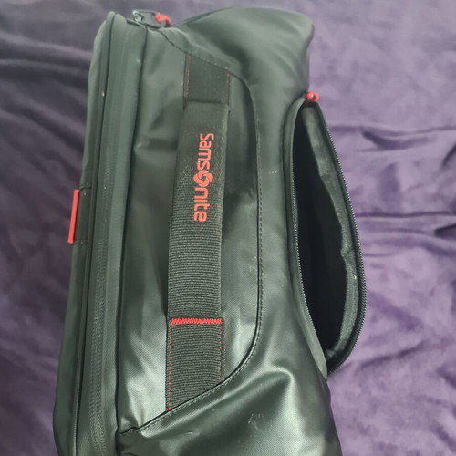 Samsonite Paradiver Light 55 suitcase like new, black