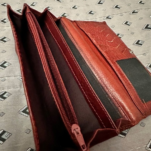 Leather women's wallet medium size used, burgundy