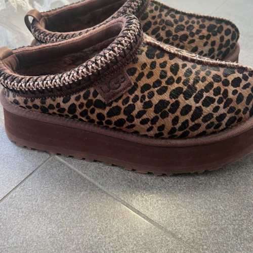 Ugg Tazz Animal winter house slippers like new, size 37