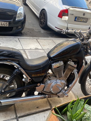 Τσοπεράκι Suzuki Intruder 400 μεταχειρισμένο με φθορές