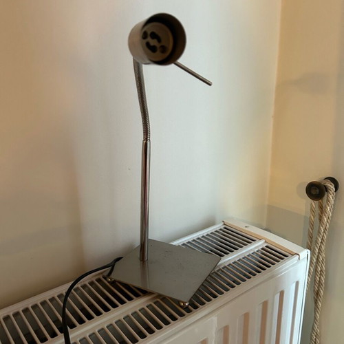 Desk style lamp like new, needs bulb
