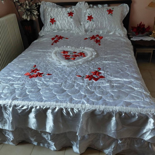 Vintage bedspread for double bed like new with pillows
