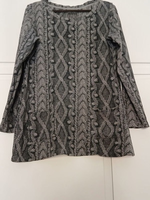 Next women's blouse like new, black and grey, cable knit, pockets, size 14