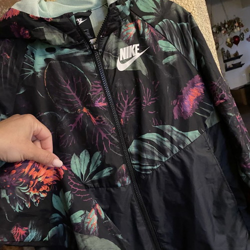 Nike floral windbreaker jacket with hood for girls, new