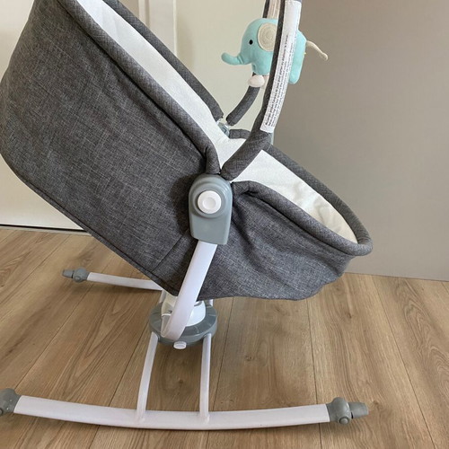 Relax Baby Cot like new with 360° rotating seat
