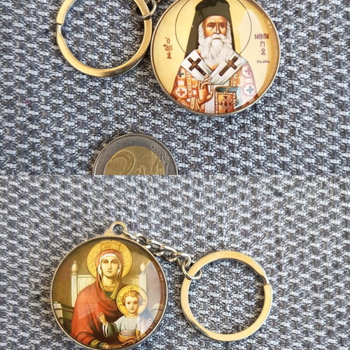 Double-sided keychain with Saint Nektarios and Panagia Silivrianis images, new