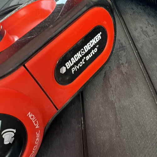 Black & Decker car vacuum cleaner with 12V lighter cable