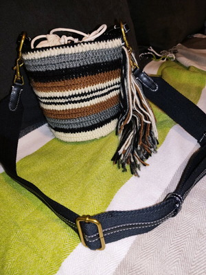 Zara women's crossbody bag like new, colorful knitted