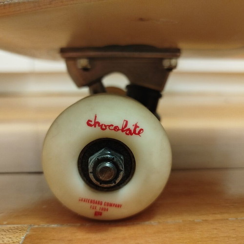 Chocolate skateboard, size 7.75