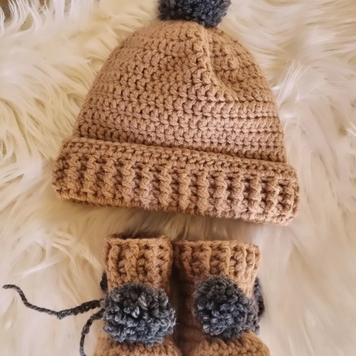 Handmade knitted set for babies new