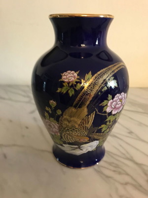 Chinese vase blue with gold used, height 17 cm