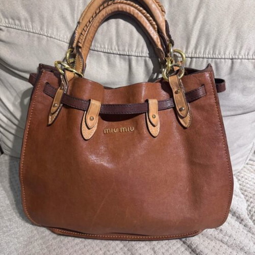 Miu Miu tote bag like new, cognac color